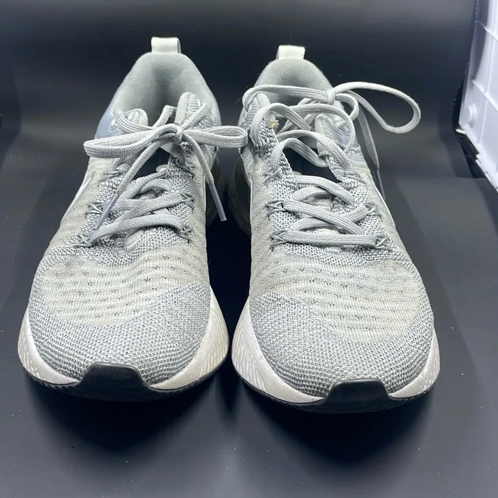 Nike women’s tennis shoes - Picture 1 of 11
